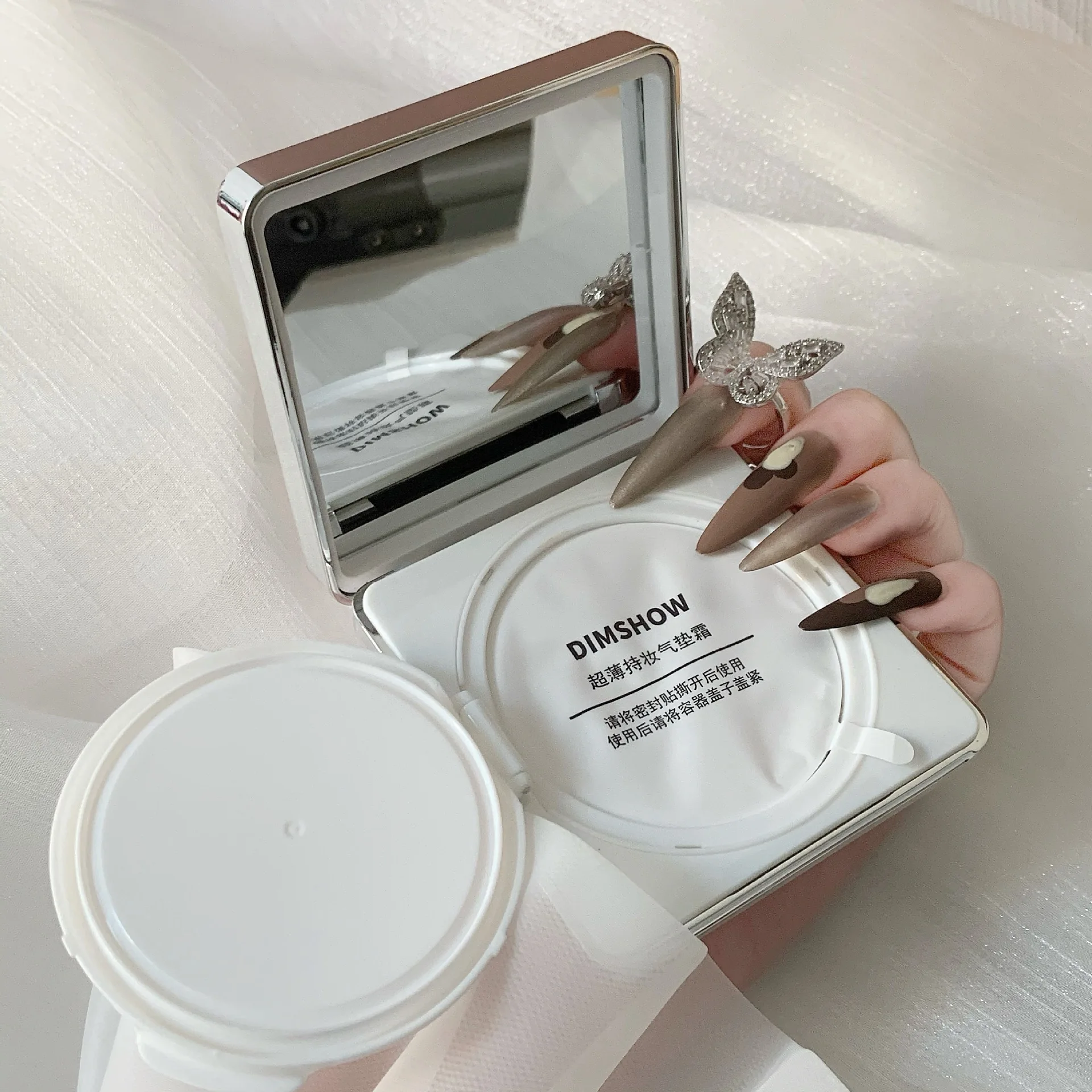 Lightweight Ultra-Sensational Cushion Bb Cream, Moisturizing and Hydrating, Natural Concealer, Long-Lasting Makeup, Brightening Skin Tone, Clear and Natural Look, Student-Friendly Luxury Foundation Liquid for Women