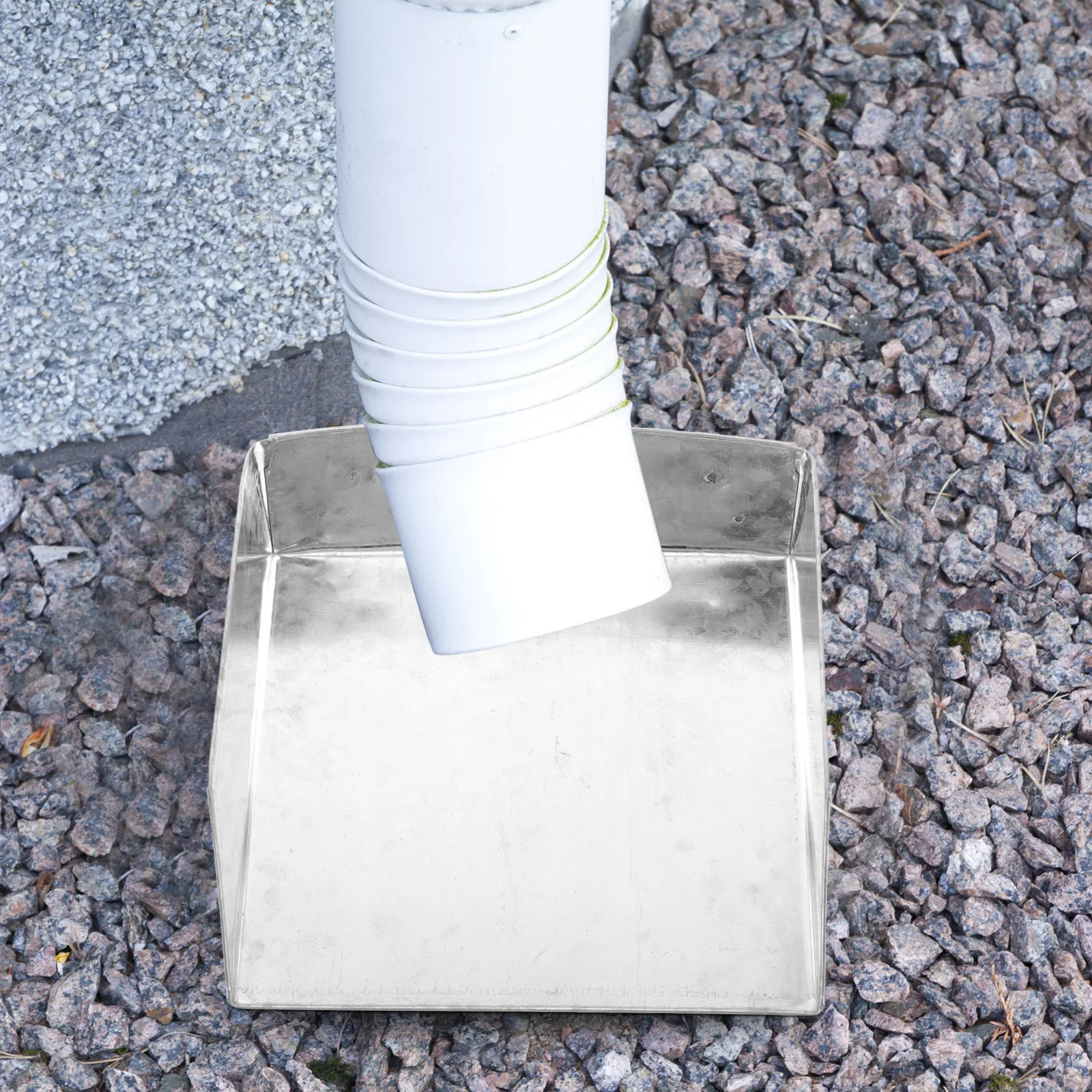 

Iron Rainwater Catching Bucket 19x18x6cm Gray Gutter Splash Guard Durable Downspout Extension Wall Drainage System Concrete