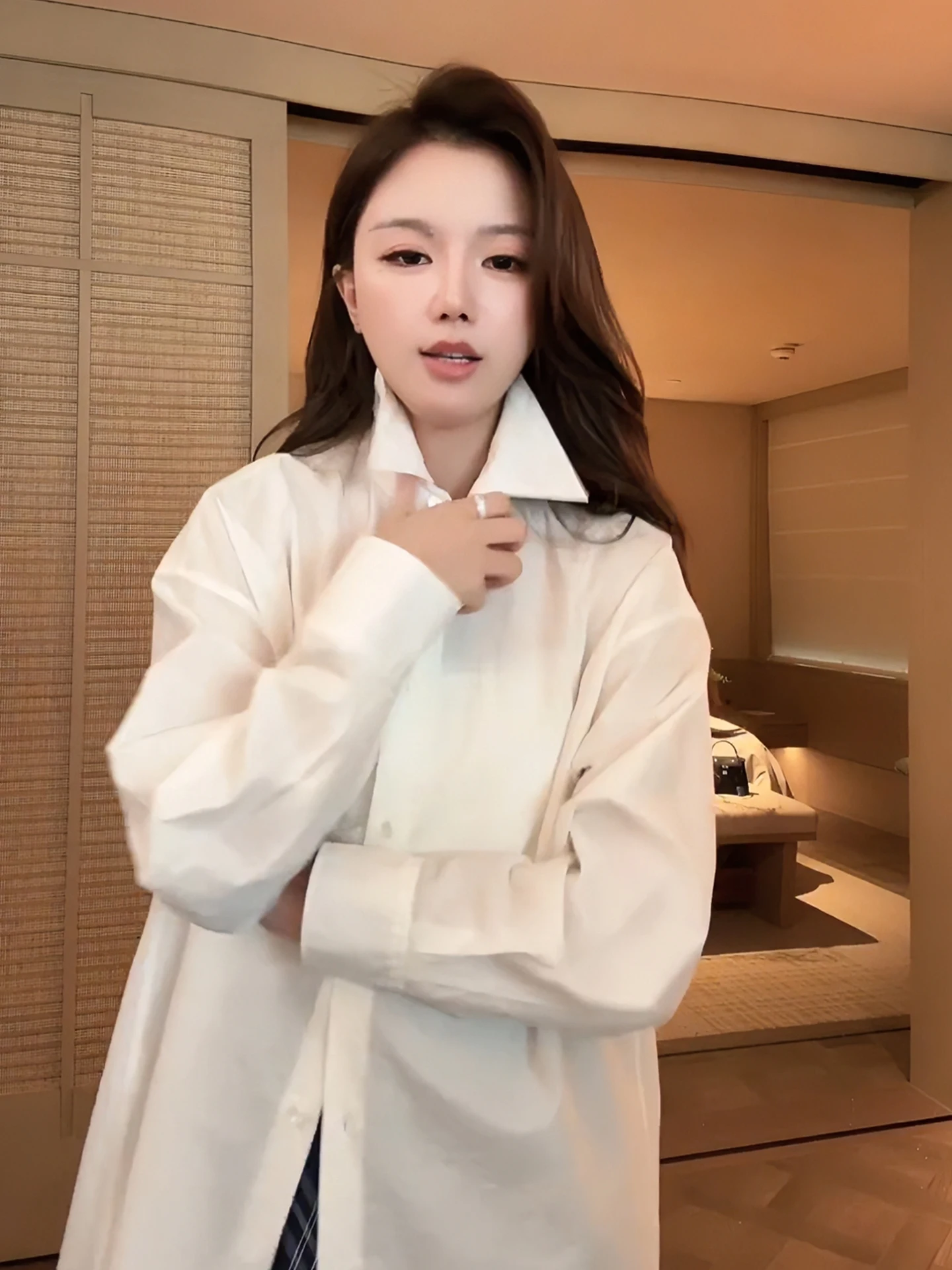 

Женская рубашка с длинным рукавом и текстурной поверхностью, белая, из смесового хлопка, ранневесенняя, с воротником, повседневная, свободного кроя