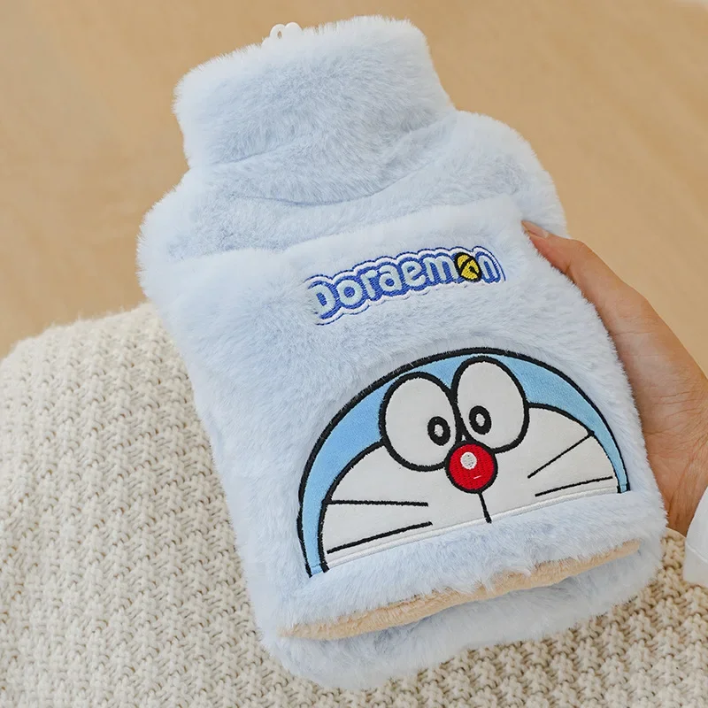 Doraemon bolso cálido Anime felpa botella de agua caliente relleno pequeño portátil estudiante calentador de manos lindo bolsa de agua caliente regalo de cumpleaños