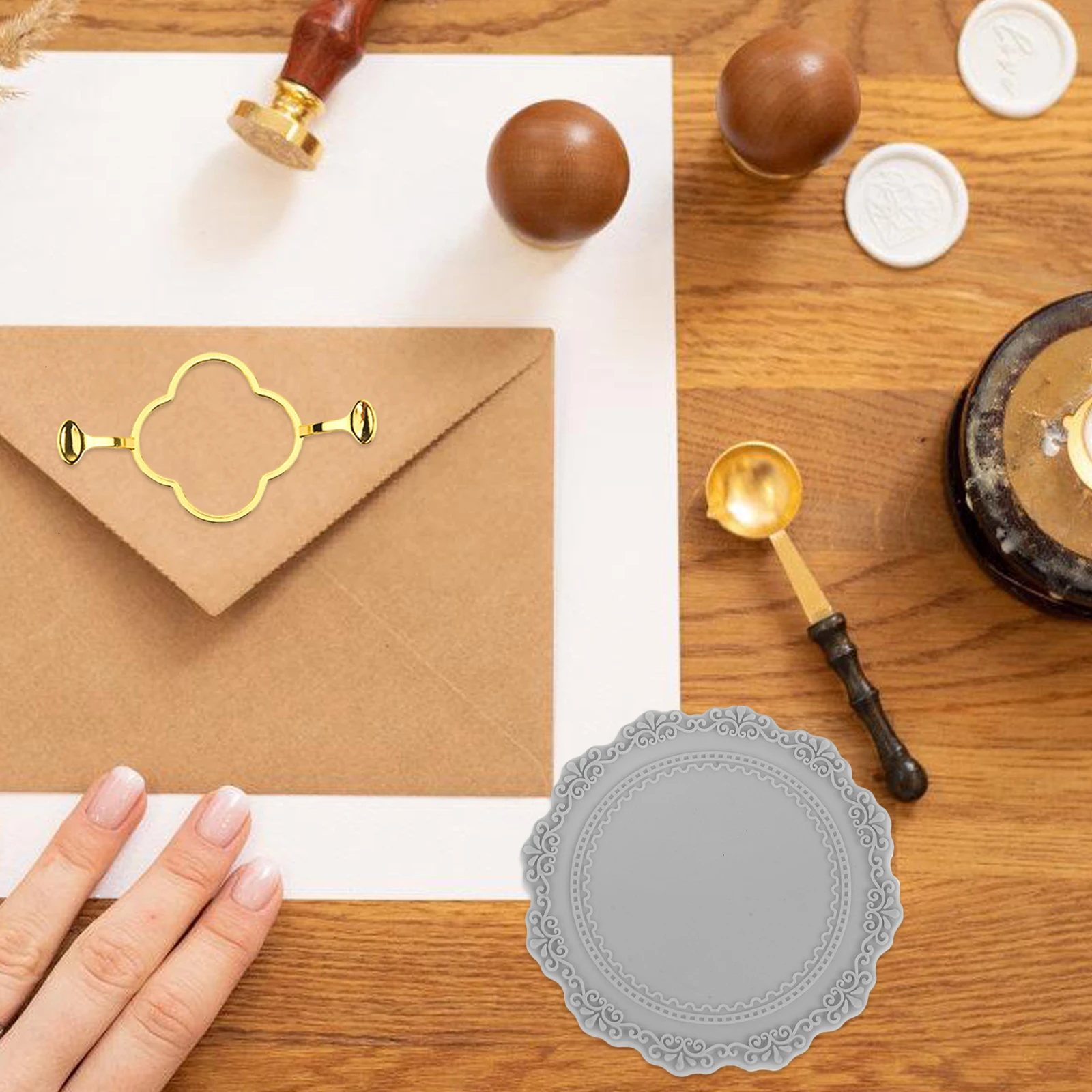 

5 Pieces Wax Seal Mold Kit Golden Zinc Alloy Silicone Mat Pad for Envelopes Gifts Packaging Beginner Crafts Hexagon Shape