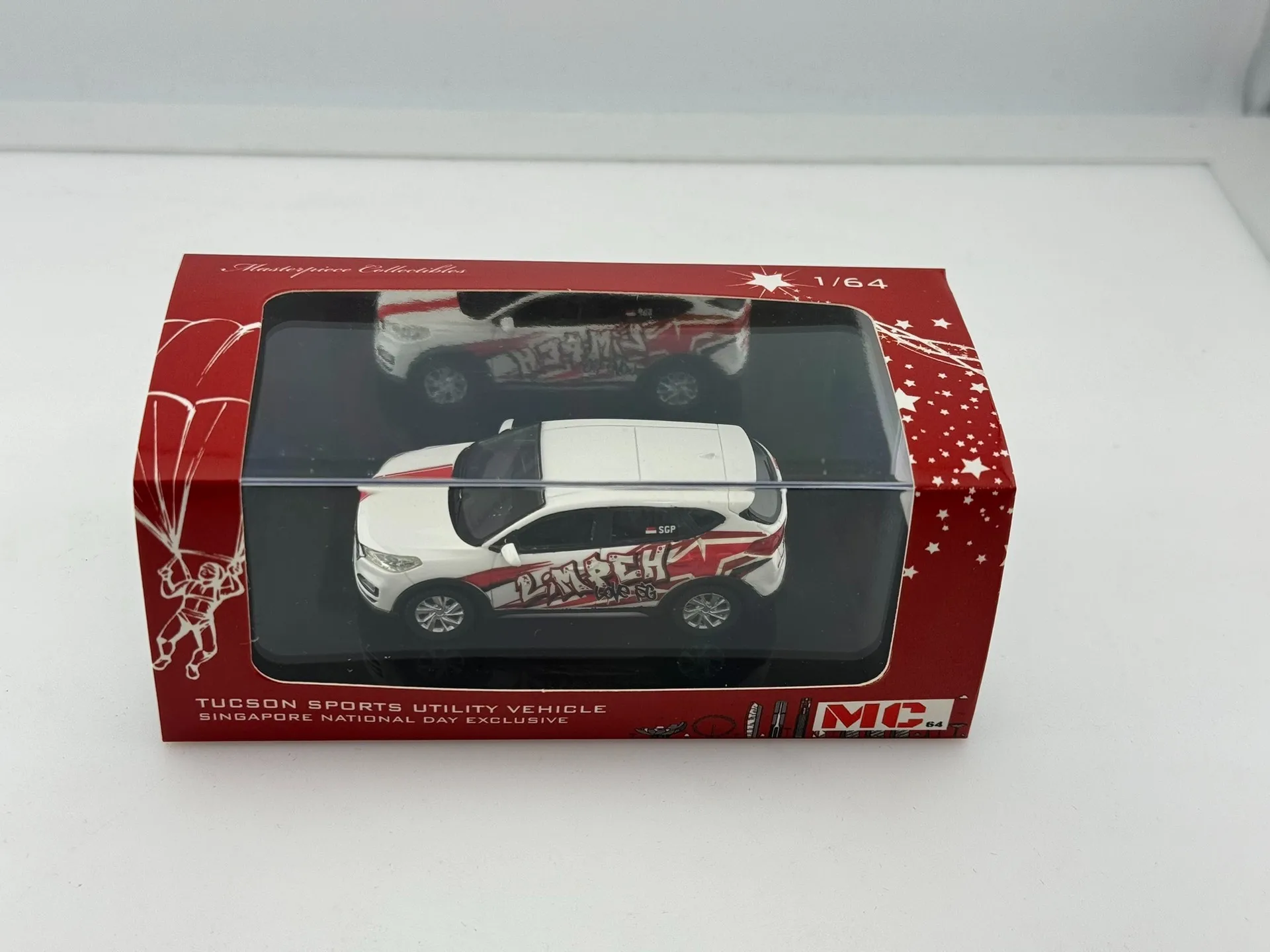 Moulé sous pression MC 1/64 échelle singapour fête nationale spécial sport utilitaire voiture résine modèle de voiture jouet à collectionner cadeau Souvenir affichage