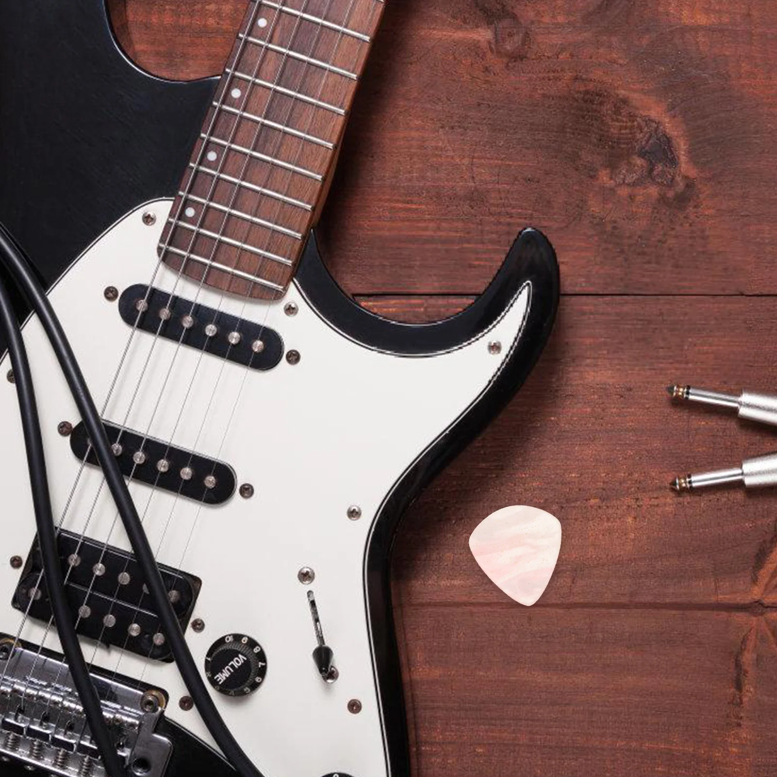 

5pcs Guitar Picks Heart Shaped Resin Electric Bass Acoustic Ukulele Plectrum For Musicians Beginners Stylish Durable Lightweight