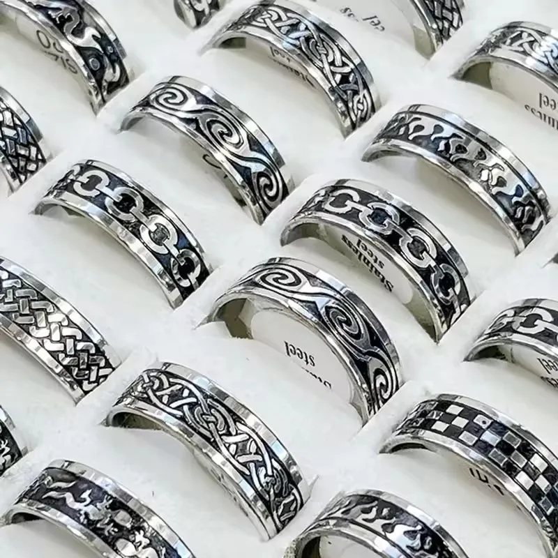 10 unids/lote, venta al por mayor de fábrica, anillo de acero inoxidable con diseño mixto para hombres y mujeres, joyería, lote de anillos que nunca se decolora