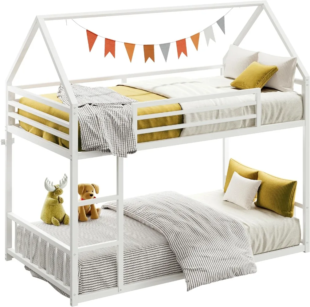 سرير بطابقين Twin XL Over Twin XL، إطار سرير معدني بطابقين مع سلم ودرابزين، على شكل منزل مع شرائح معدنية للمهاجع
