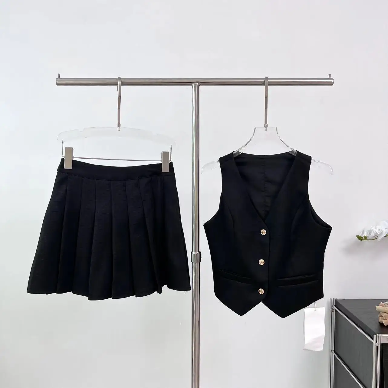 New Summer Women Casual Y2k Streetwear OL Two Piece Outfits 2 Piece Set Vest Crop Tops + Mini Pleated Skirts Korean Fashion