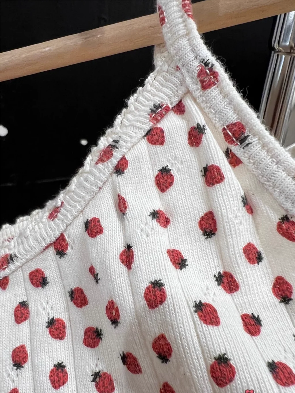 Strawberry Print Eyelet Sweet Tank Top For Woman Summer Sleeveless Bow Slim Vest Y2k Casual Cute Preppy Style Cotton Crop Tops