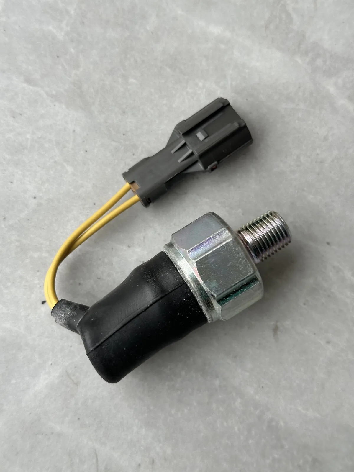 

FOR ISUZU GIGA TRUCK SENSOR