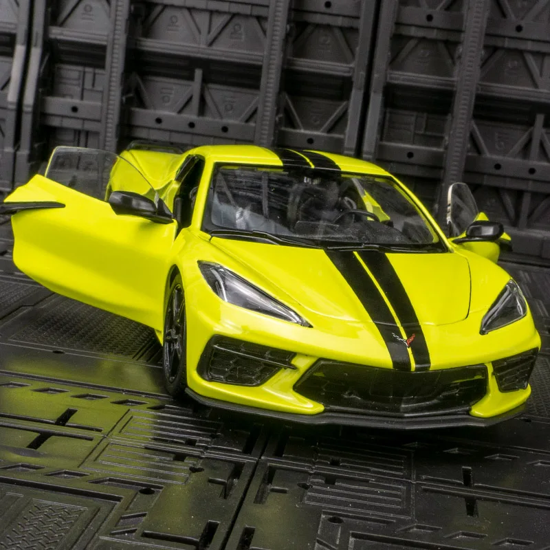 Maisto1:24 simulation Chevrolet Corvette C8 2020 alloy car model, door can be opened rich in details, finely crafted view 6