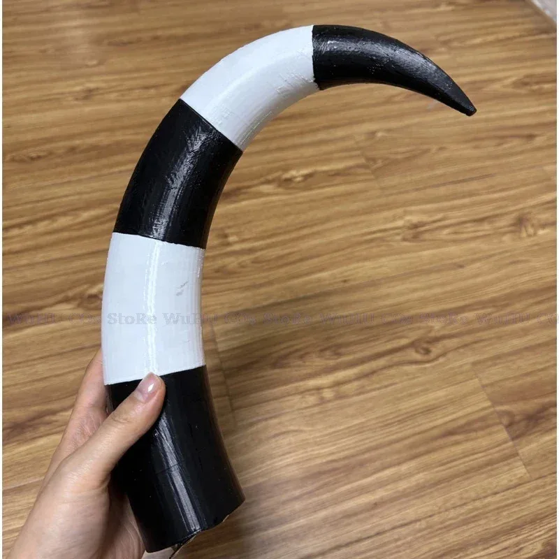 

Wiwiwi 123Anime Helluva Boss Косплей Blitzo Опора 22 см Черный Белый Рог Изгиб Женщины Мужчины Хэллоуин Cos