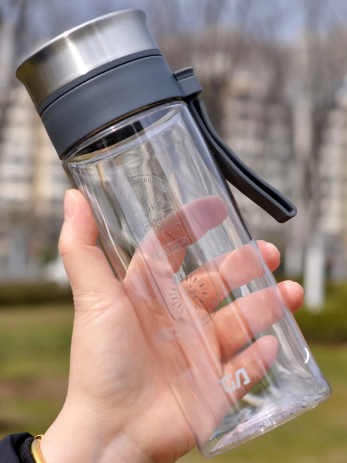 2026 New Men's Portable Plastic Water Cup High Temperature Resistant Food Grade Anti Drop Summer Outdoor Car Carrier