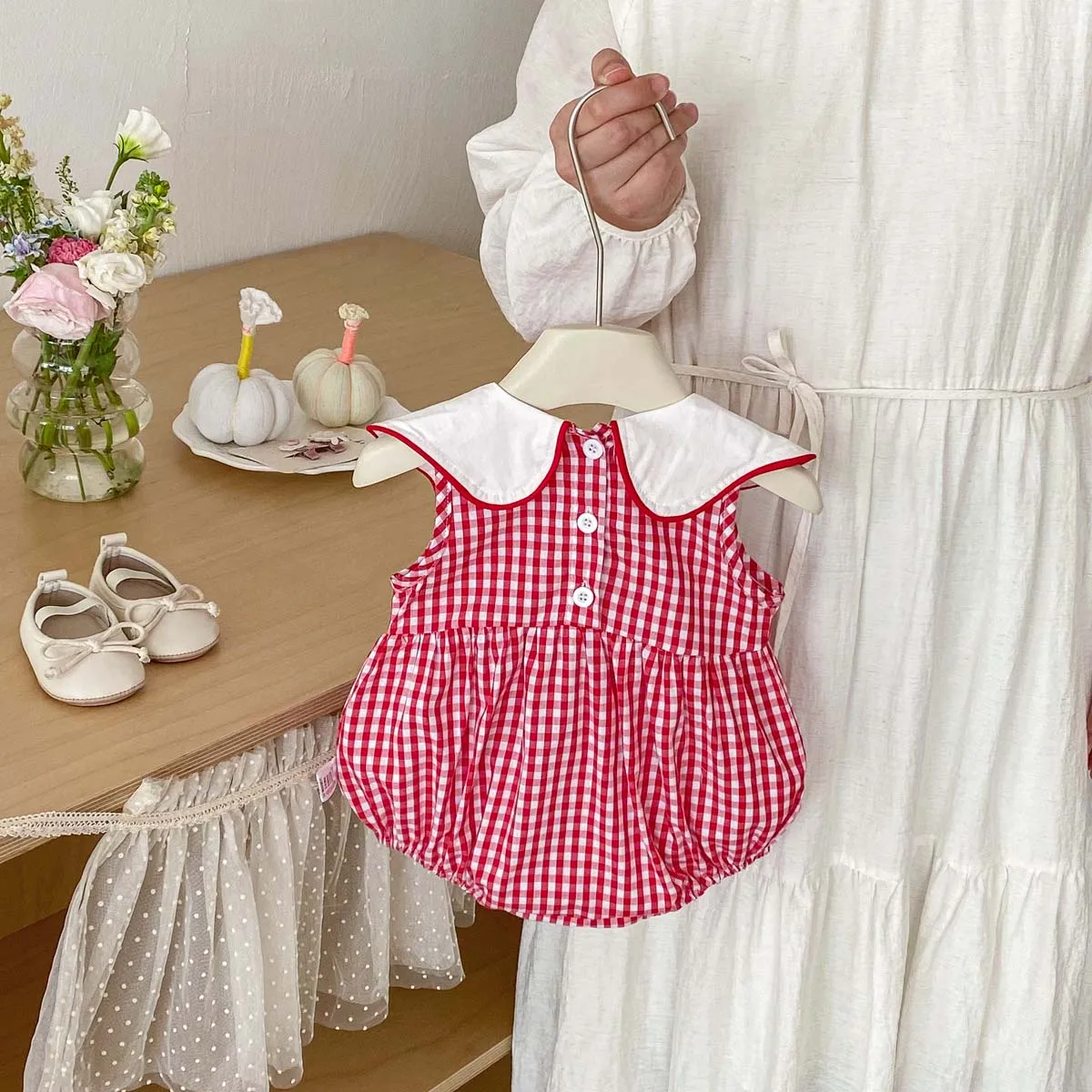 Summer Baby Girl Cute Plaid Strawberry Jumpsuit, Stylish and Comfortable Strawberry Lapel Jumpsuit for Baby Girls, Perfect for Outdoor Activities