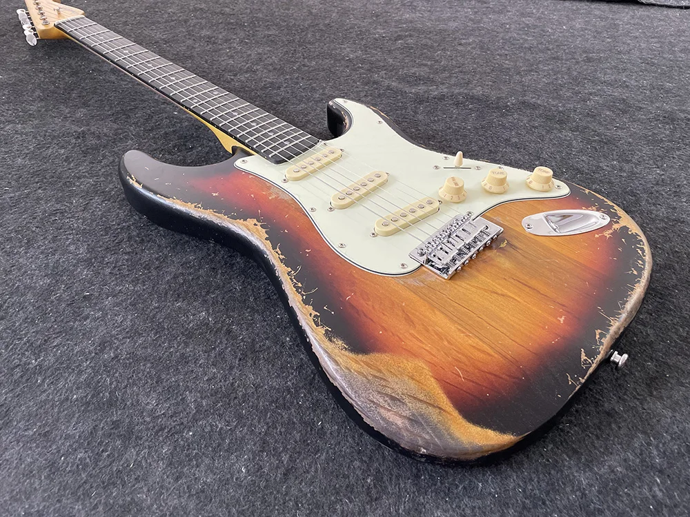 High-quality vintage style electric guitar Alder body Maple neck Rosewood fretboard Free shipping