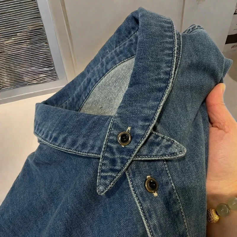 Camisa vaquera informal de manga larga para mujer con cuello cruzado y detalles de tiras, ideal para primavera y otoño, de Guangzhou Thirteenth Fac, productos de alta calidad.