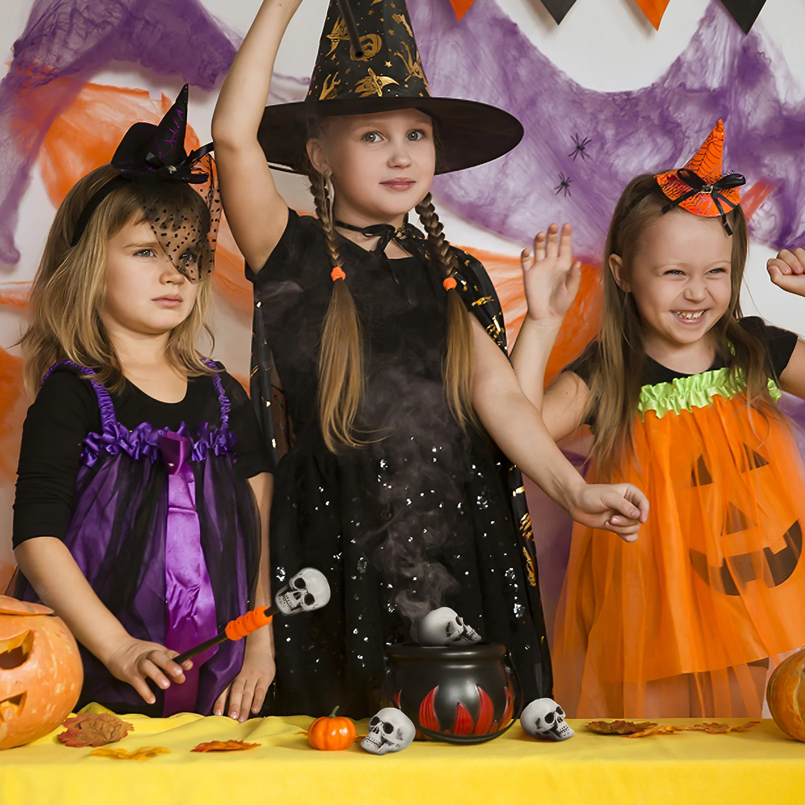 18Pcs Mini Skull Decorations Plastic Skull Props Halloween Party Haunted House Prank Supplies Halloween Prank Props