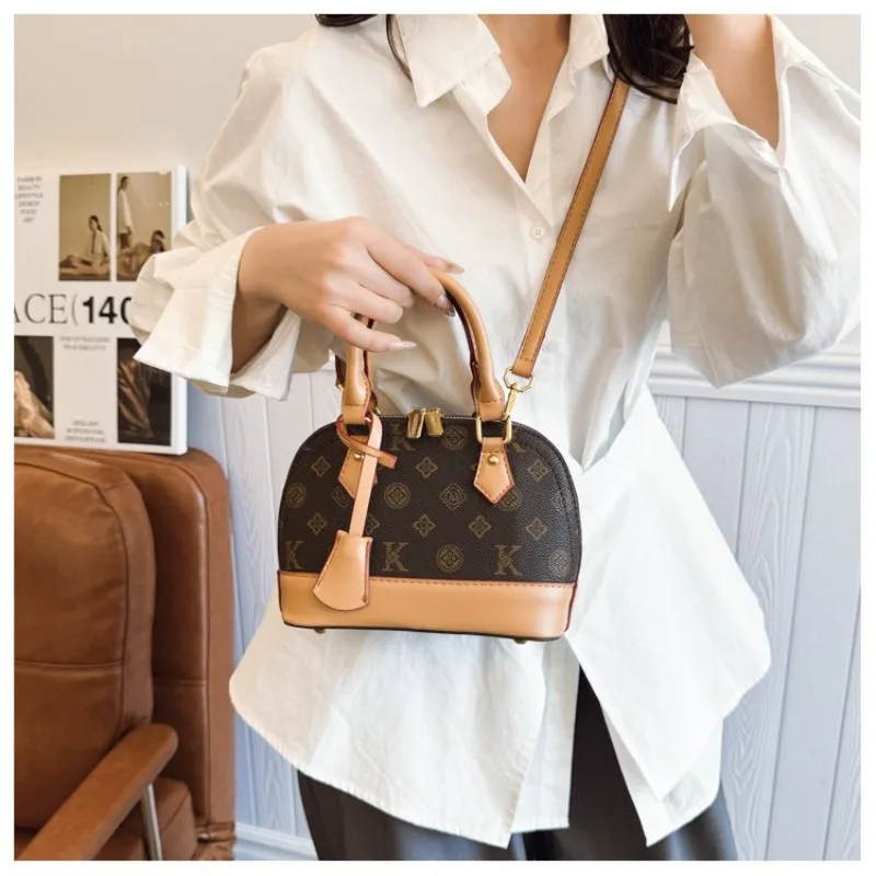 

The 2025 New Model of The Seashell Small Women's Bag Is A Bestseller, Versatile and High-end, with A Crossbody Style