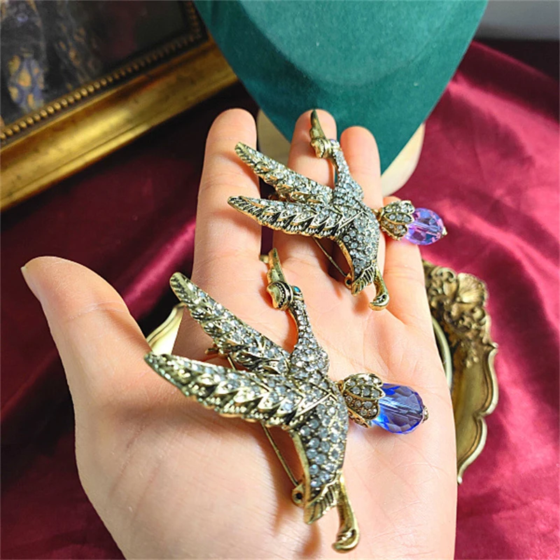 남녀공용 클래식 패션 풀 크리스탈 버드 펜던트 브로치 핀, 중간 빈티지 디자인, 라인석 동물 배지 코사지