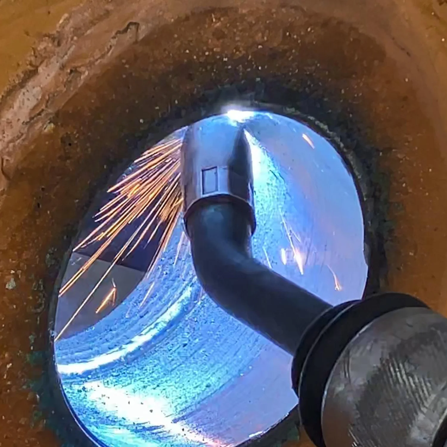 Macchina per alesatura e saldatura portatile per riparazione di fori compatti da 55-160 mm per riparazione di escavatori Riparazione di fori perni per escavatori sul posto