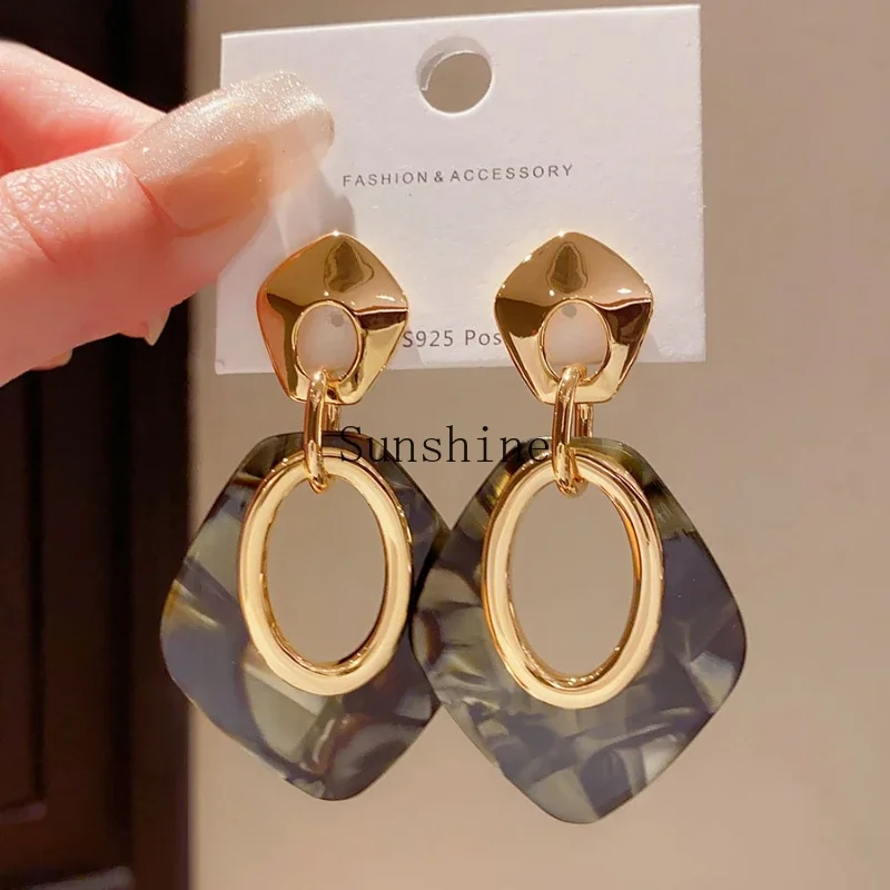 

Vintage exaggerated geometric irregular resin big earrings