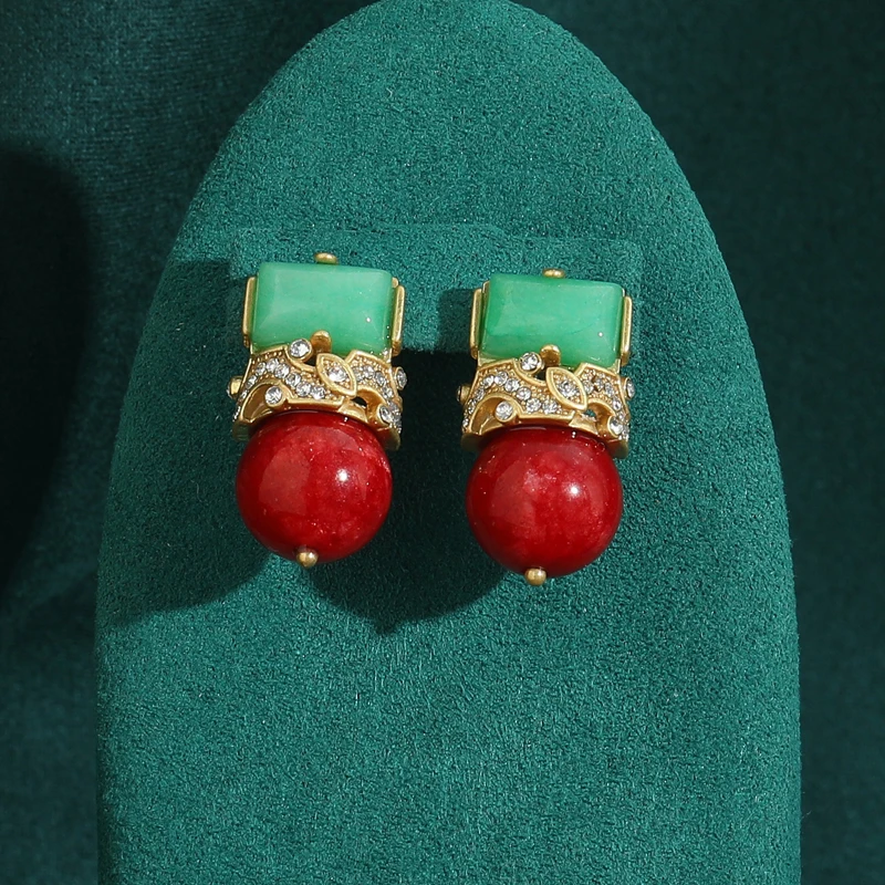 

Antique Jewelry Green Natural Stone Red Glass Ball Stud Earrings for Woman Crown Vintage Luxury Wedding Christmas Dress New