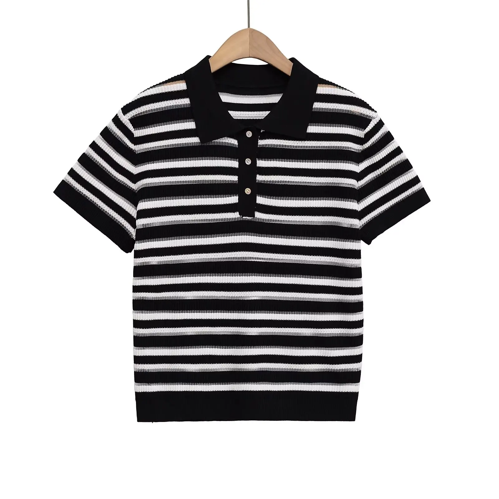 منتجات صيفية جديدة لعام 2025 ملابس نسائية فرنسية ريترو بأزرار مخططة وياقة بولو محبوكة وأكمام قصيرة 9598/032