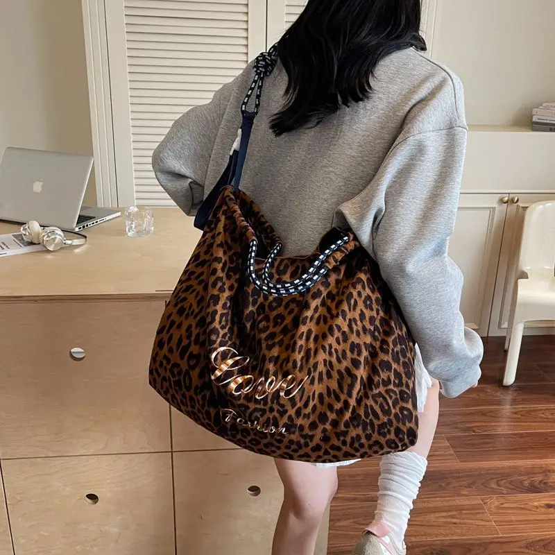 

Модная повседневная сумка-тоут с леопардовым принтом, универсальная пригородная сумка в стиле ретро, косая сумка через плечо, дорожная сумка через плечо
