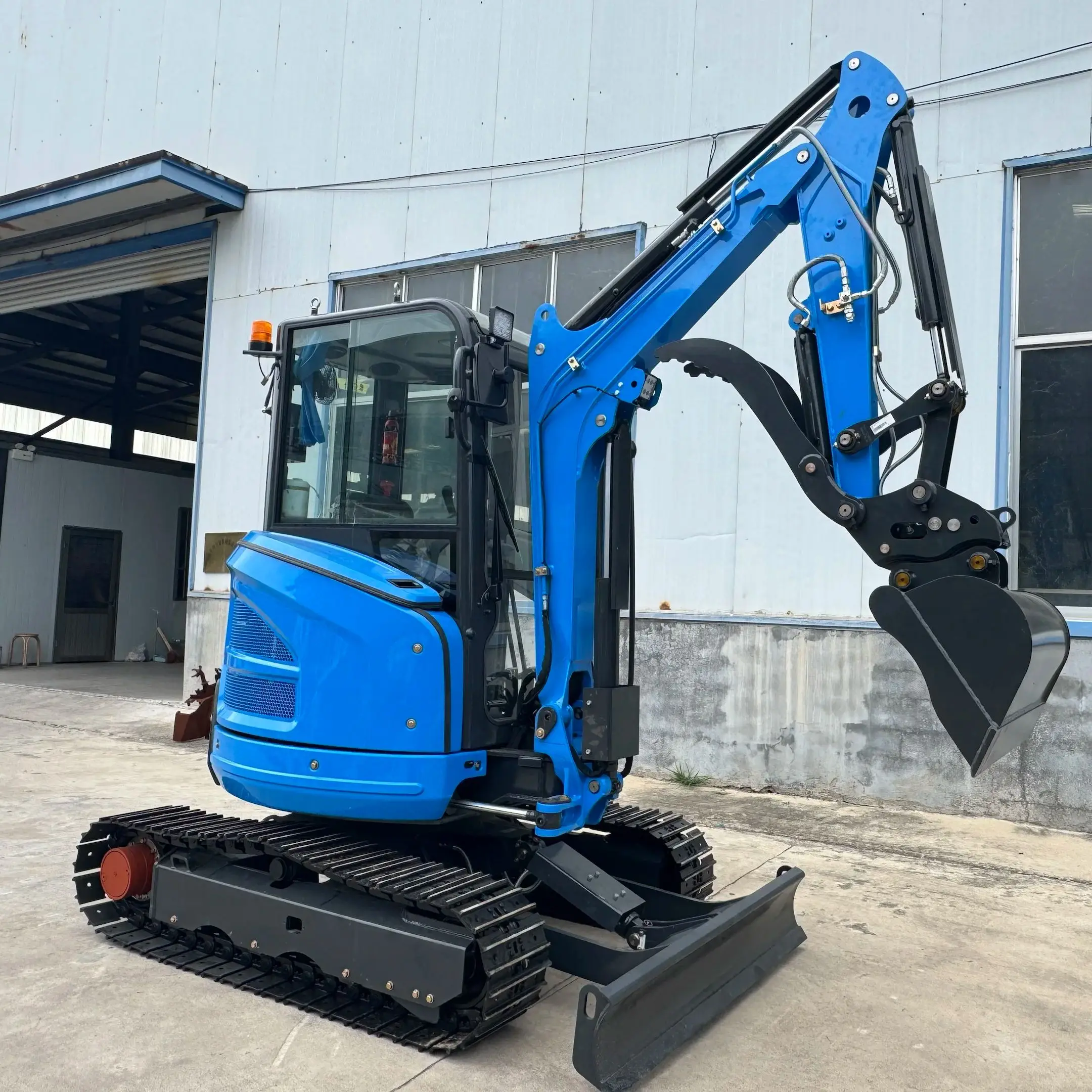 

Высокопроизводительный небольшой экскаватор с 2,6 тонны, используемый для сверхмощных гидравлических экскаваторов, сельскохозяйственных пакетировочных машин