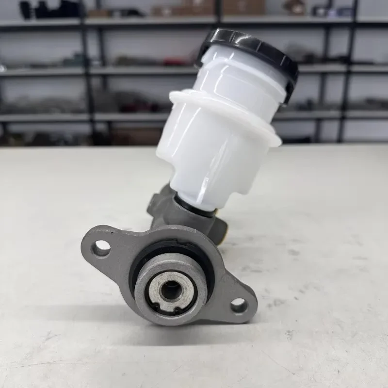 1. Brake Master Cylinder OE 8‑94113‑582‑0 8941135820 Auto Brake Replacement Component Suitable For Isuzu TFR Holden RODEO