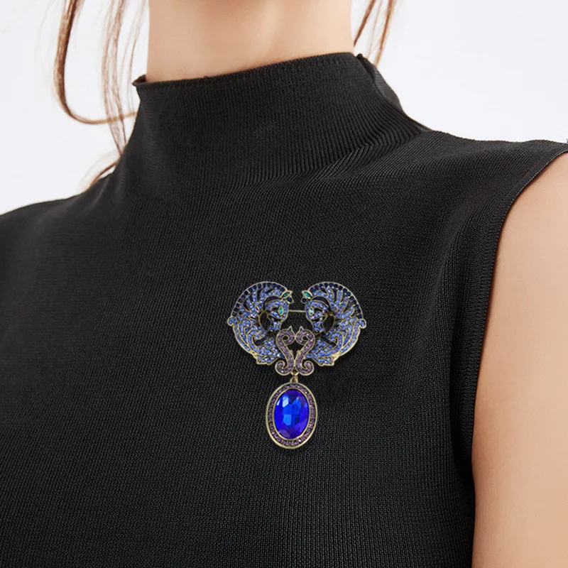 Vintage Style Seahorse Brooch Fashion Oversized Animal Horse Pins Luxury Crystal Pendant Coat Suit Accessories Banquet Badges