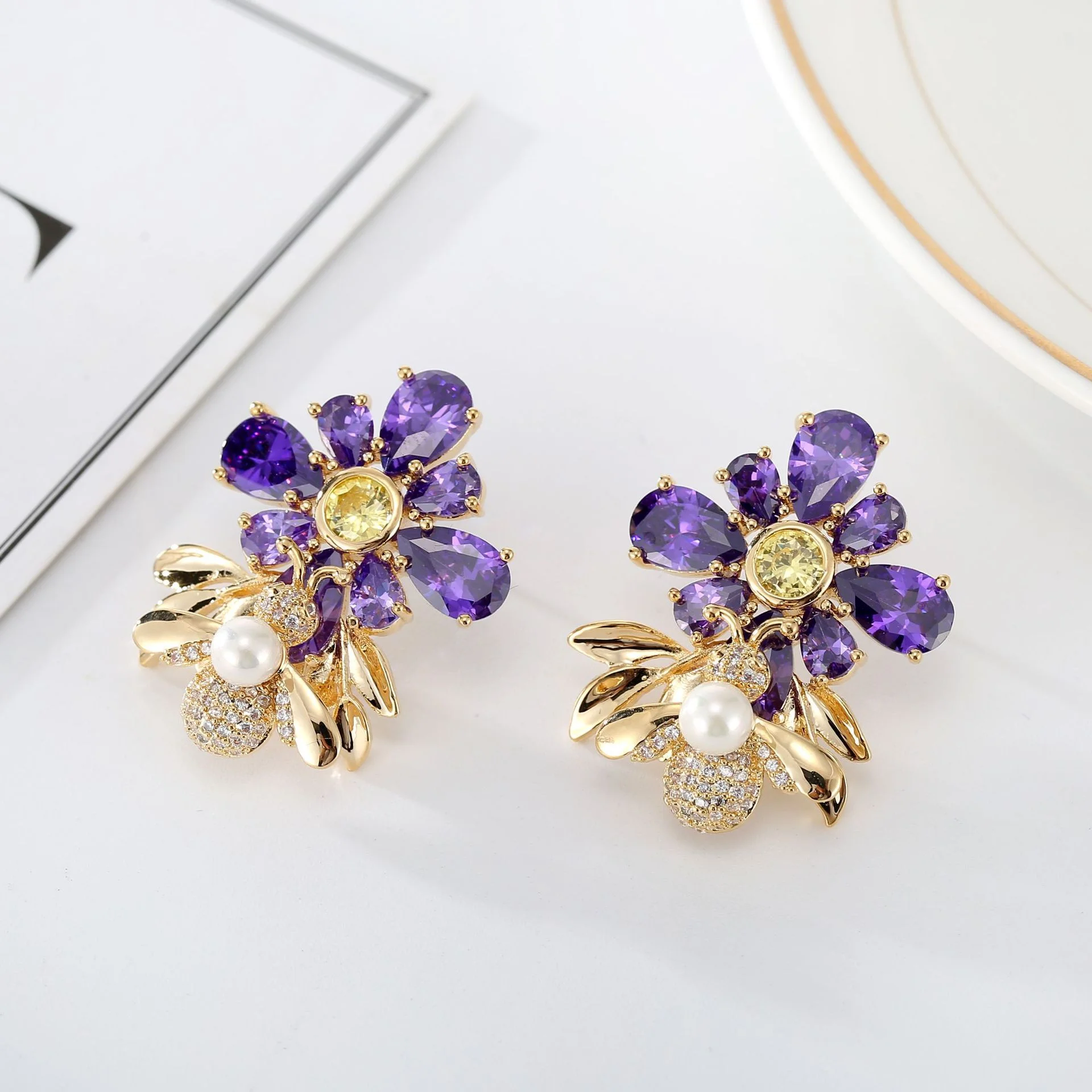 

Luxury Bee Flower Shape Pearl Stud Earrings for Women, Gold Plated Purple Zircon Dangle Earrings, Daily Party Jewelry