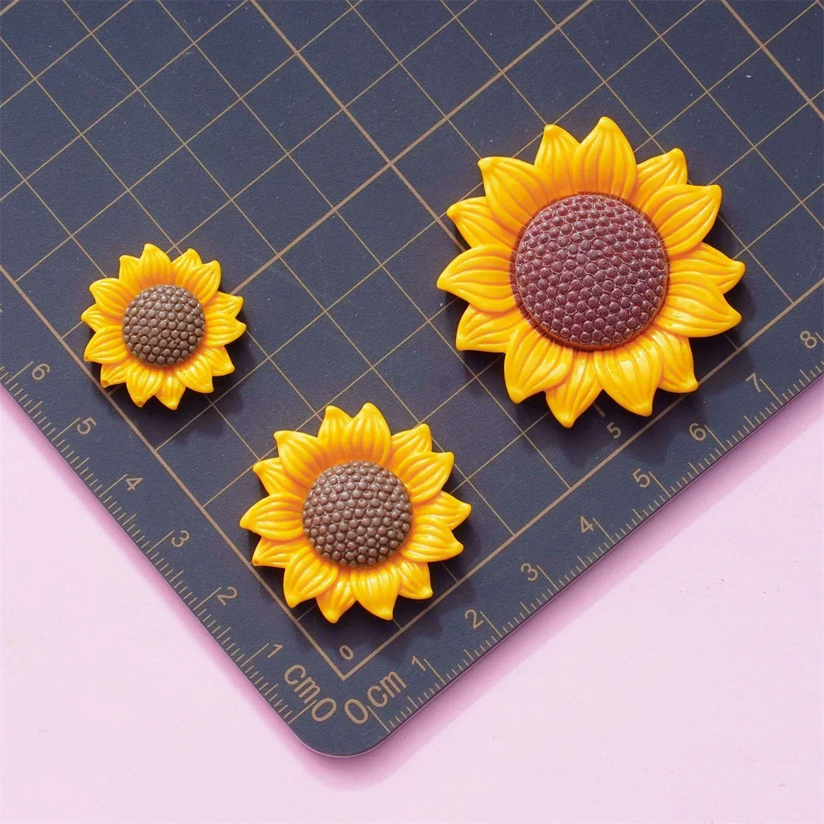 Cute Color Sunflower Flatback Resin DIY Scrapbooking Craft Supplies Creative Phone Cases Decorate Patch Handmade Making Girls