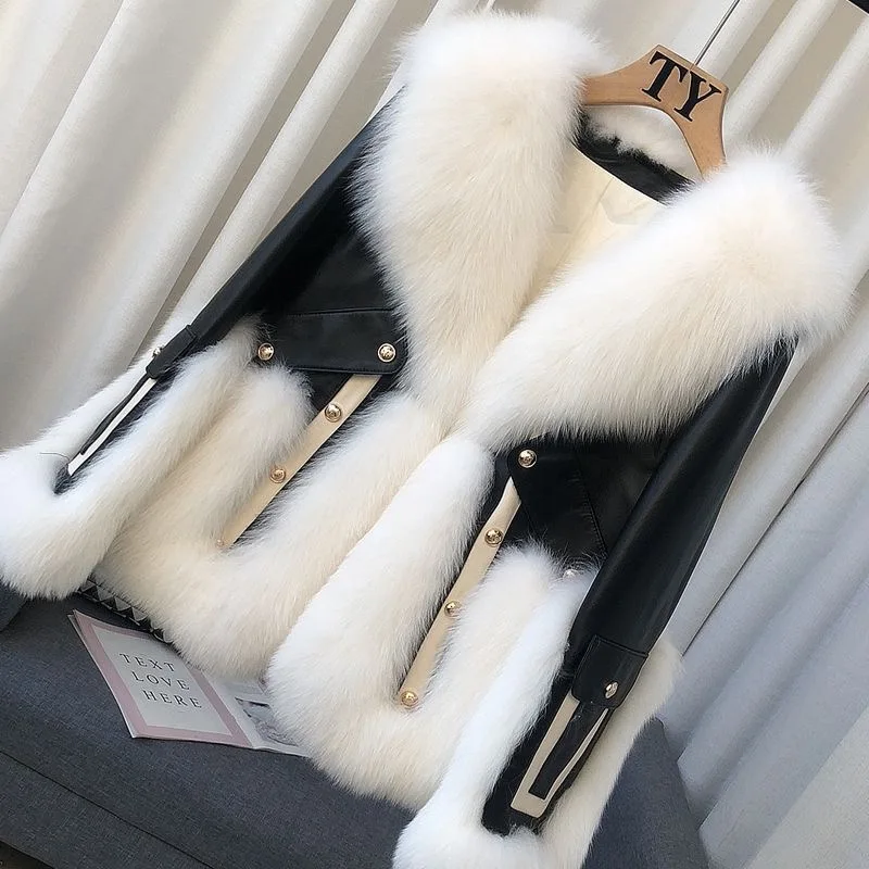 2023 New Whole Leather Imitation Fox Fur Color Contrast Fur Coat for Women\'s Short New Color Contrast Down Coat