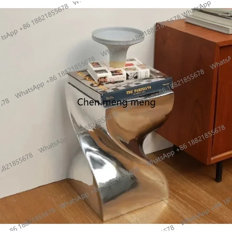 Immagine 3: Tavolino da caffè in acciaio inossidabile di forma speciale, sgabello di design, tavolino angolare creativo per divano