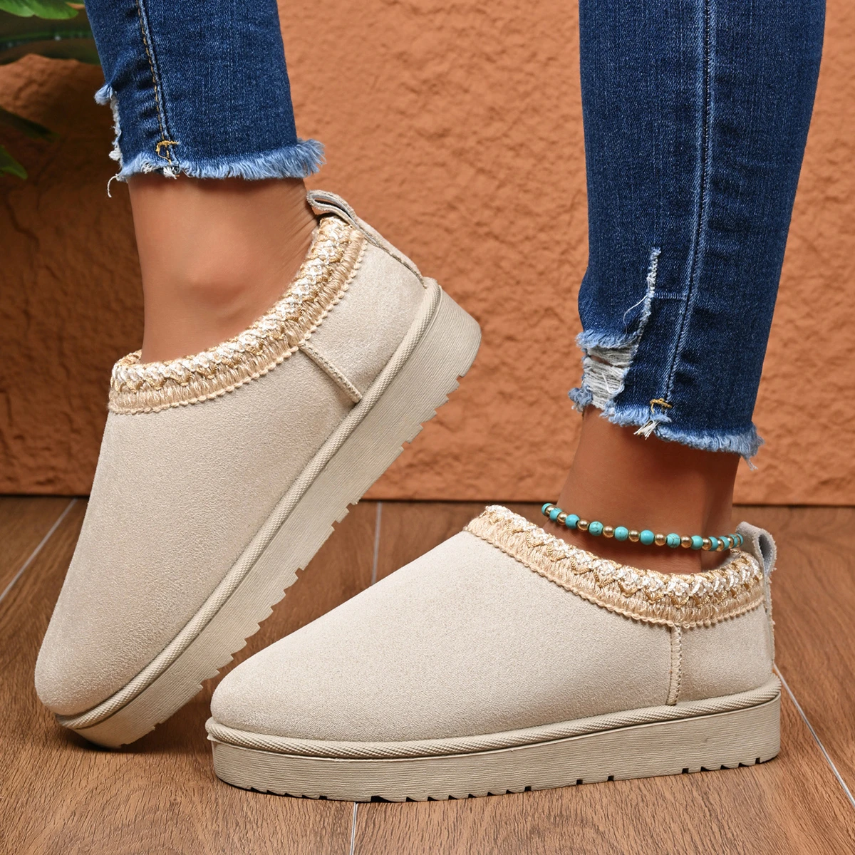 Women Suede Short Snow Boots Metal Buckle Decor Plush Lining Slip-on Anti-slip Thick Sole Warm Winter Casual Outdoor Shoes
