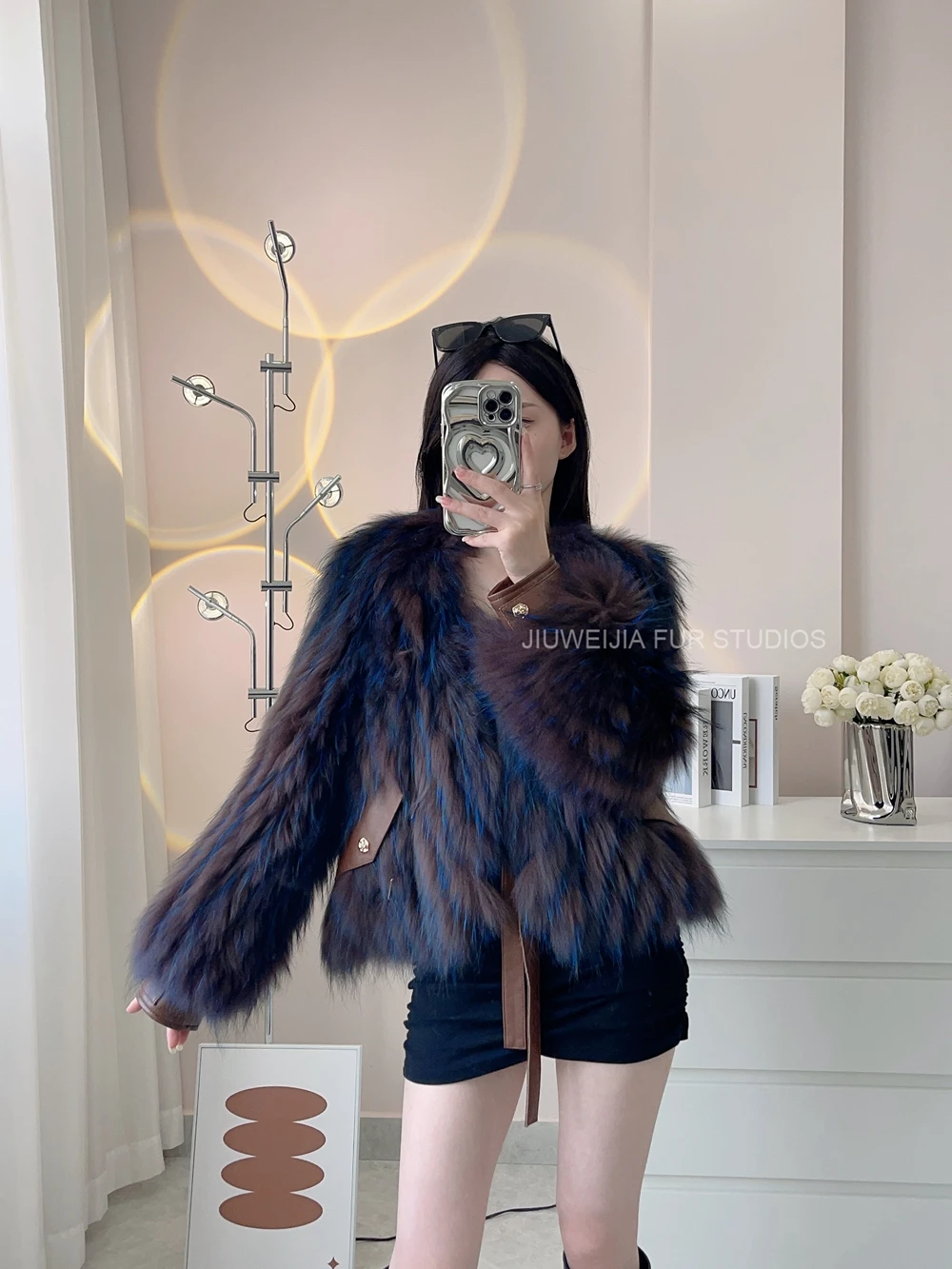2026 Winter New Fur Strip Sewed Together Short Style Thin Raccoon Fur Fox Fur Coat Young Women's Coat