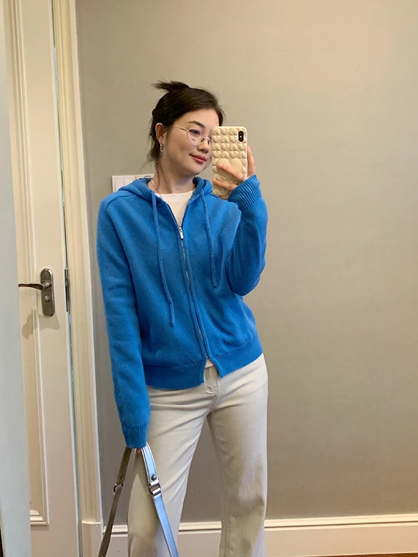 

Новая весенняя женская кофта-свитер в корейском стиле, ярко-синяя, из смесовой шерсти, приятная к телу, с длинными рукавами и застежкой-молнией.