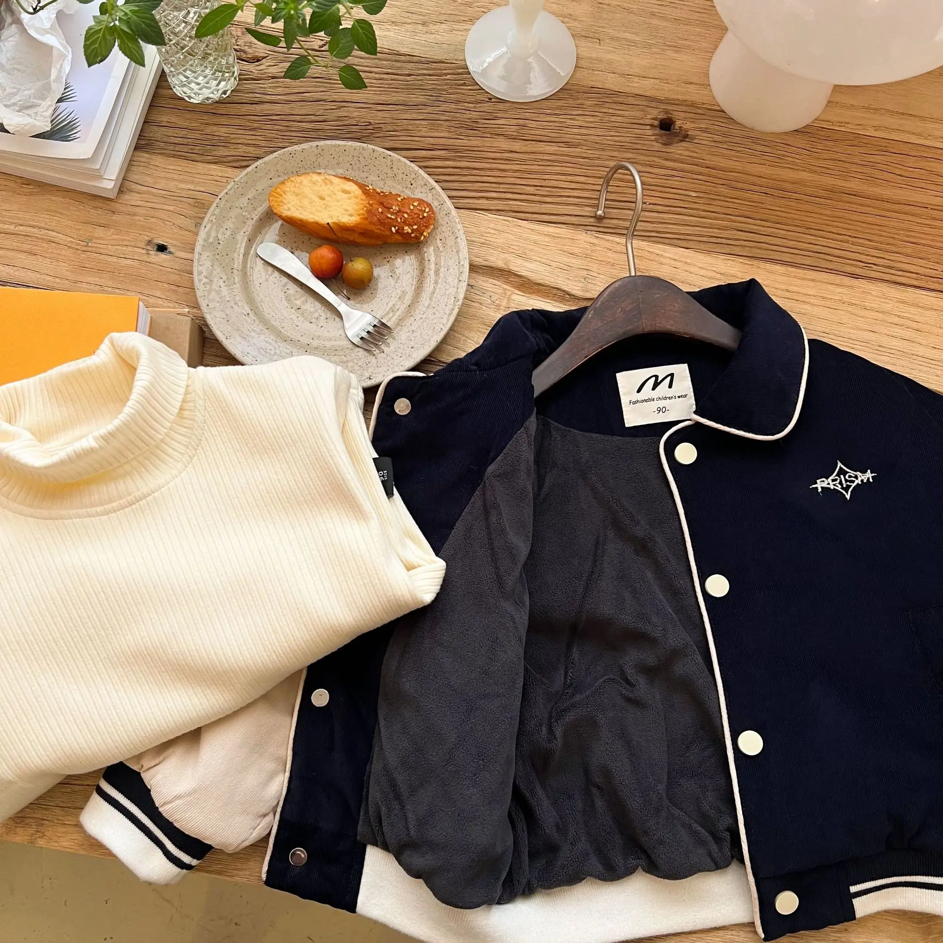 

Children's coat 2023 slanted eyes winter new private baby bump color baseball uniform single-breasted jacket lapels