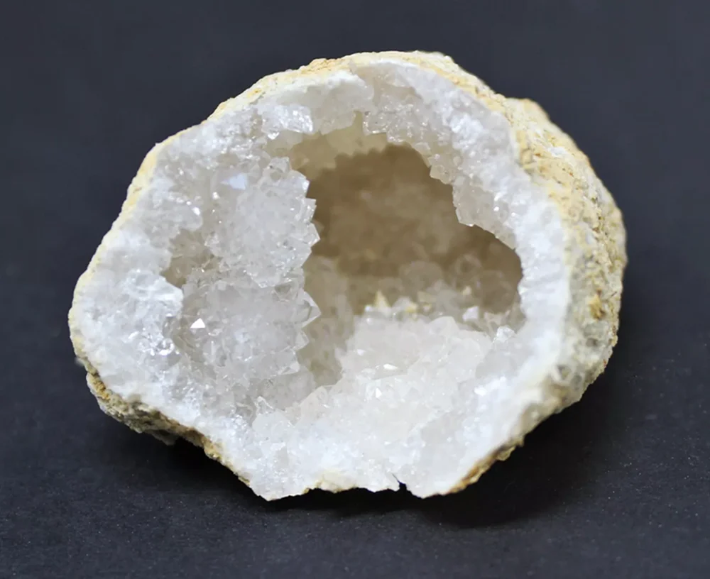 Cristal de quartz naturel non ouvert cristal de Monaco coeur chakra 100g