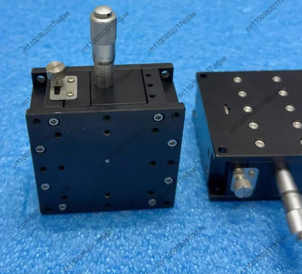 80x80mm adjustable fine-tuning platform, 40mm thick, with a travel range of approximately 10mm