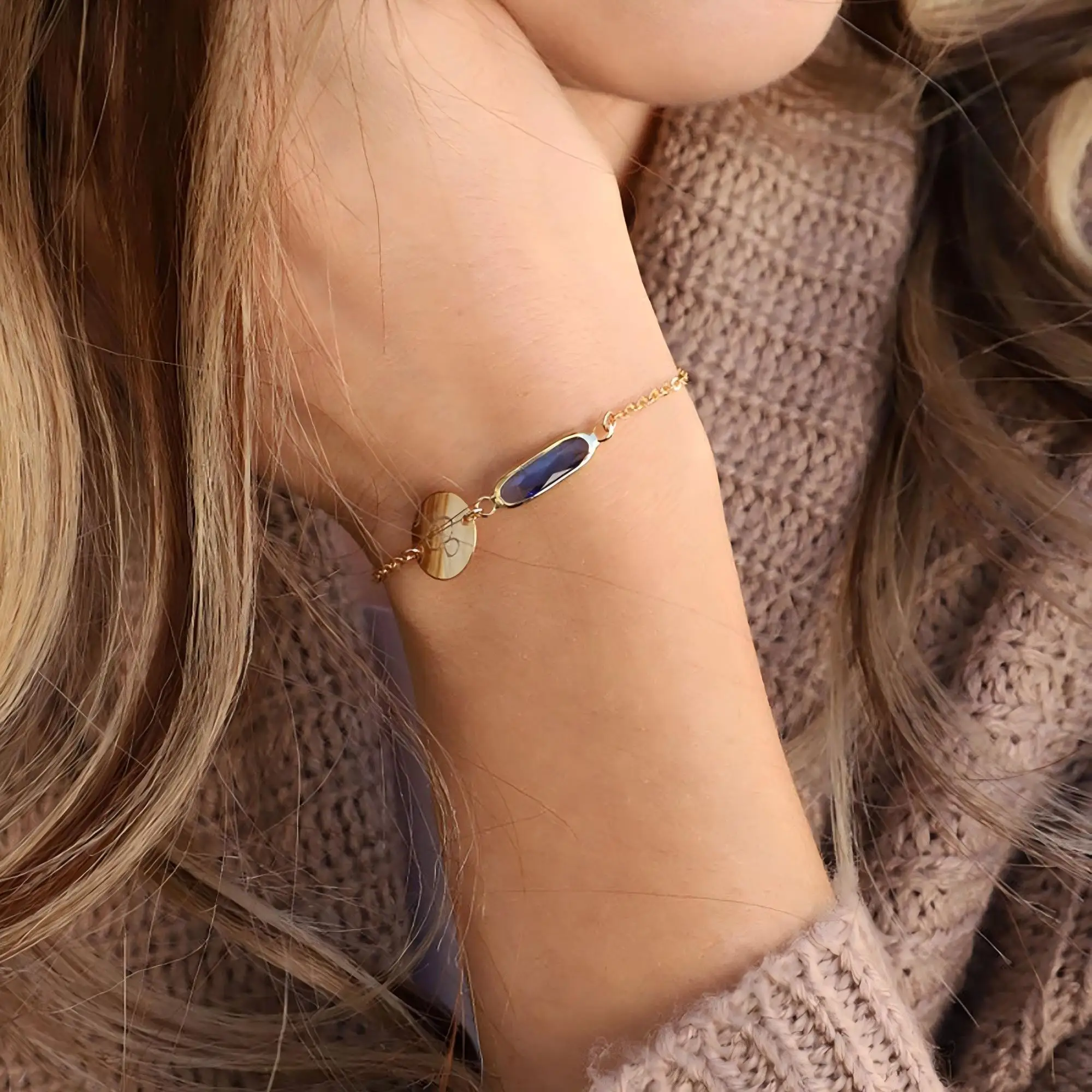 

Браслет с инициалами на заказ и камнями, минималистичный изящный браслет-подвеска в виде бара, подарок для мамы, лучшего друга, 15 мм, кулон с гравировкой в виде круга