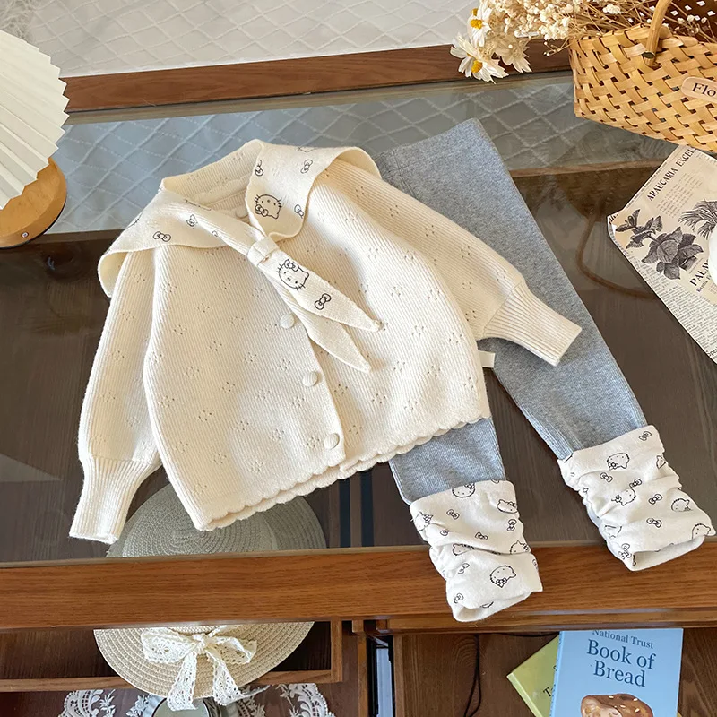 

Детская одежда2025Новинка осени и зимы для девочек, шаль с героями мультфильмов, свитер, кардиган, ворсовые носки, леггинсы, комплект из двух предметов