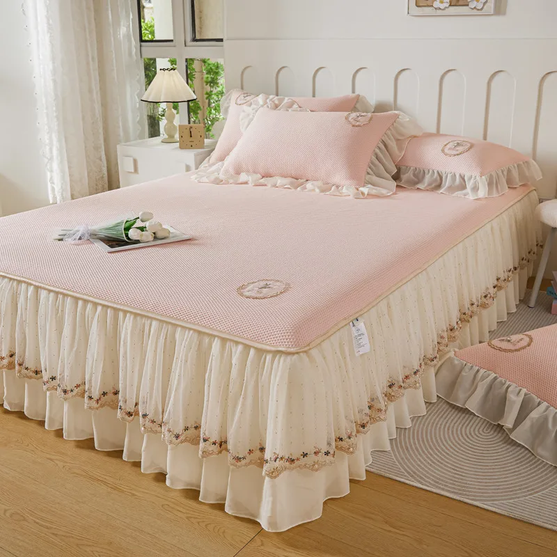 

AI WINSURE Summer Bedspreads Cool Bed Mat Washable Lace Ruffle Bed Skirt Queen King Size Bed Cover with 2 Pillowcases