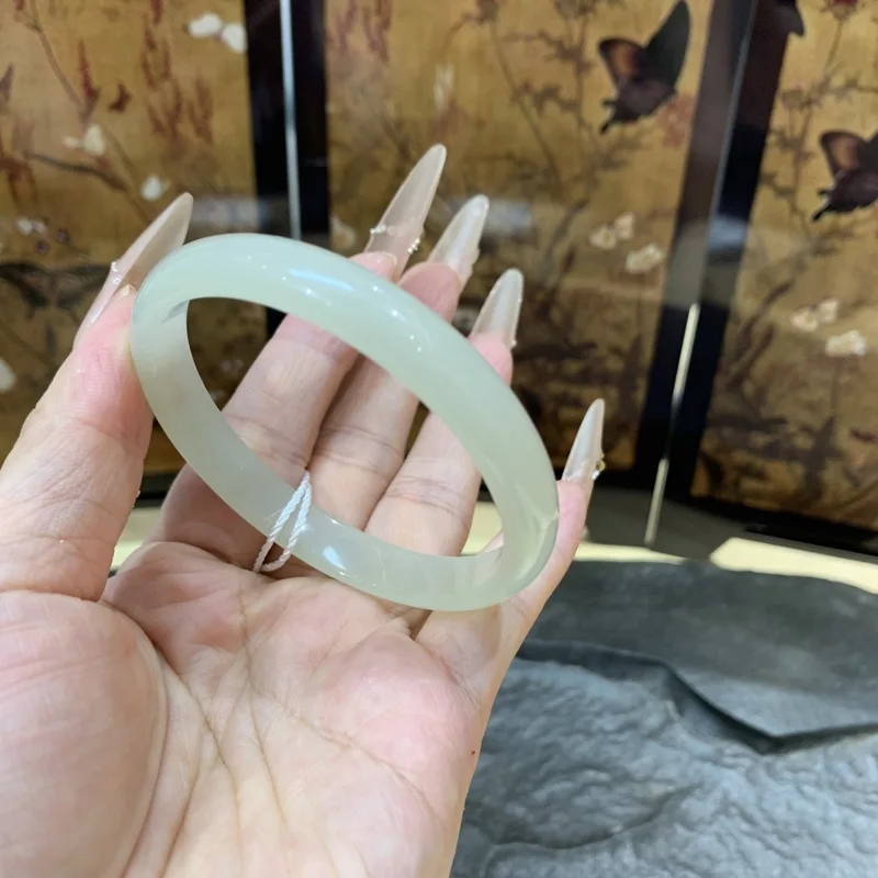 Hotan Jade Beauty Bracelet, Smooth Lustrous, Fashionable And Versatile