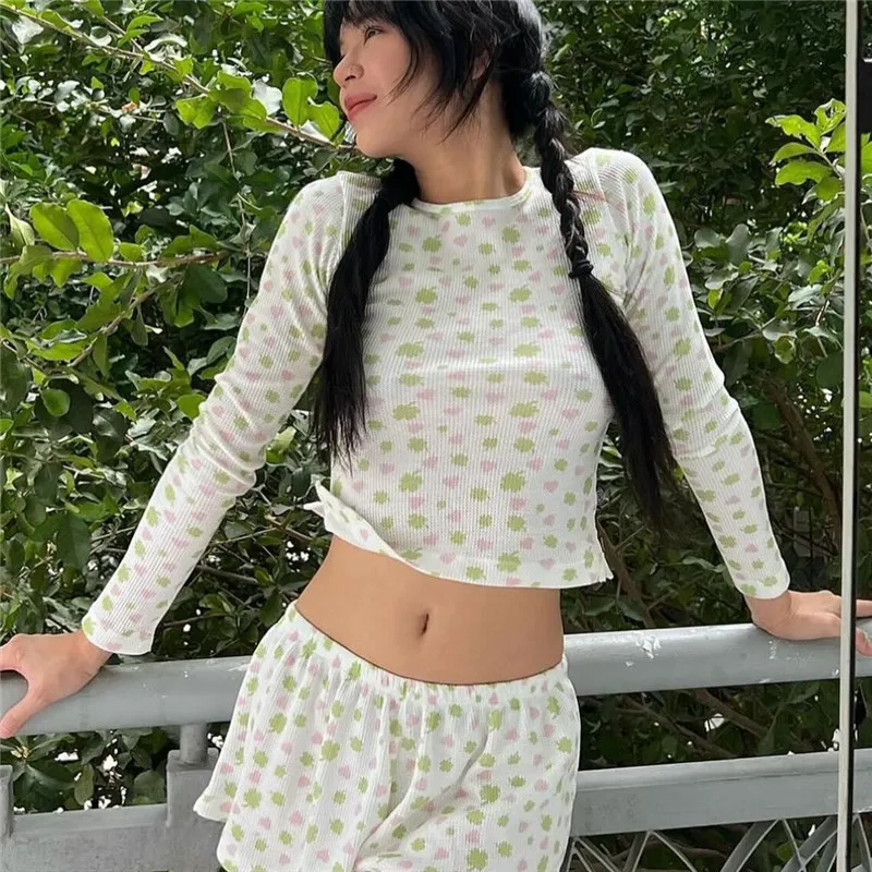 Gaono Floral Pajamas Set y2k Clothes Women Round Neck Long Sleeve Crop Top and Ruffle Low Waist Shorts 2000s Loungewear