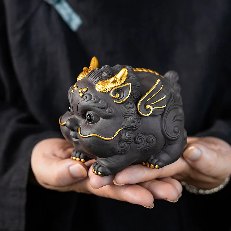 Purple Clay Flying Pixiu Tea Pet,Symbolizing Wealth Nourishing Tea Water,Tea Table Creative Handmade Decorative Small Ornaments