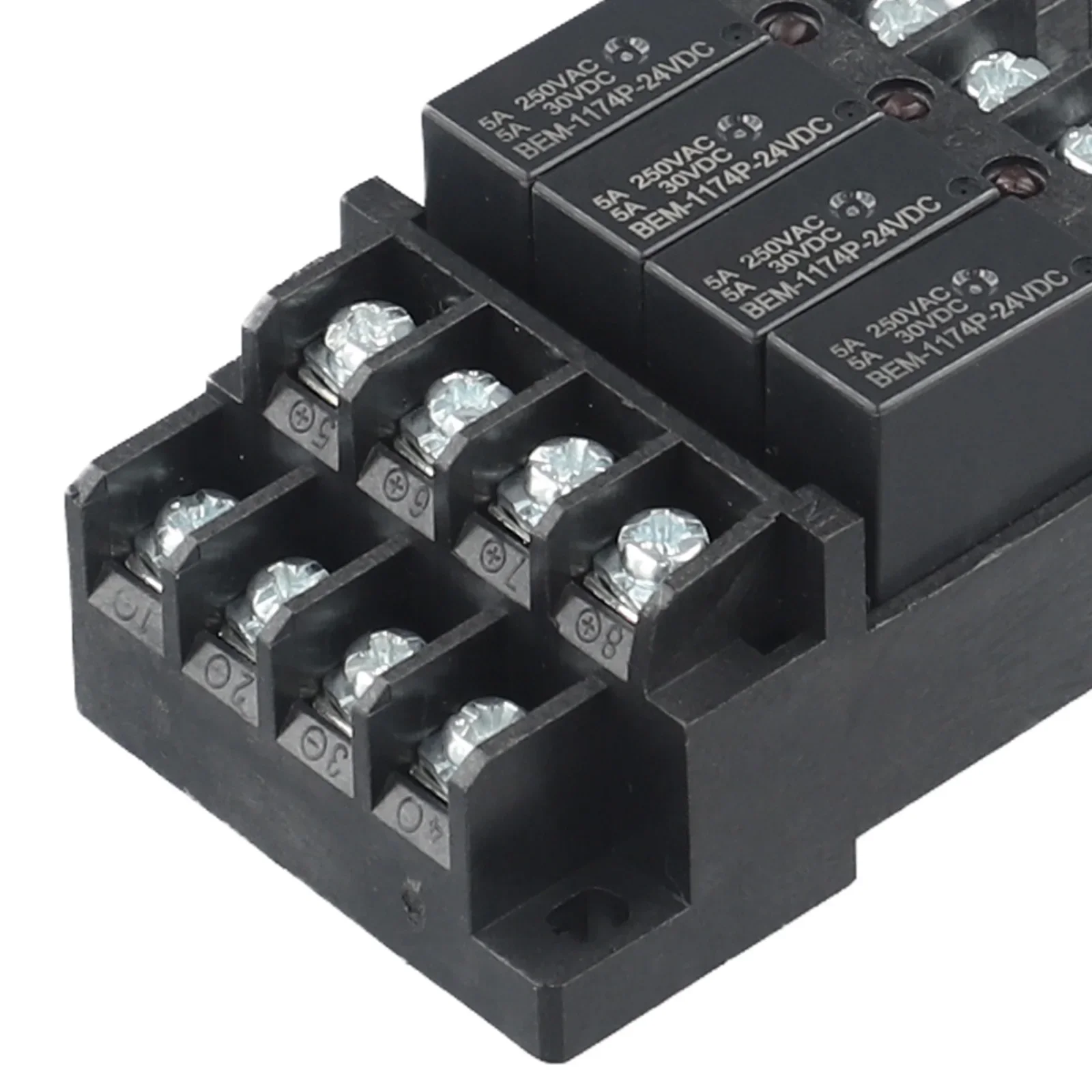 New Relay Terminal Plastic Pluggable Screw Wiring Terminal Relay With Base 4-way NO Buckle Built-in Smart Chip