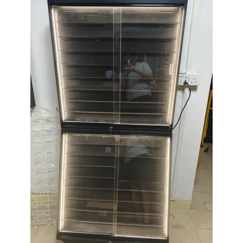 Factory Clear Glass Metal Trading Card Display Cabinet Collectible Baseball Sports Card Case Glass & Metal Display Rack