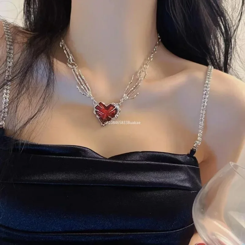 Skull Claw Heart Necklace for Women Trendy Red Crystal Thorn Love Exaggerated Dark Chokers Accessories Fashion Jewelry Gothic