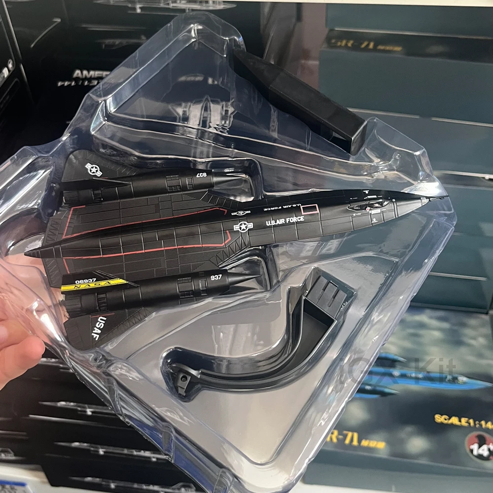 

1:144 масштаб США Lockheed SR71 SR-71 Blackbird истребитель металлический самолет орнамент модель игрушки в подарок