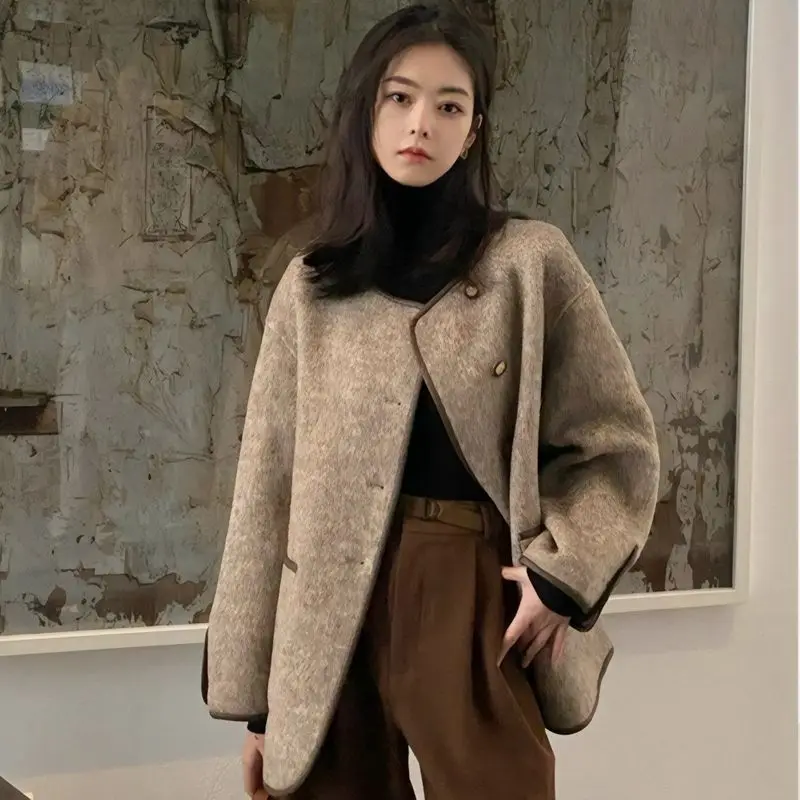 Cappotto di lana con scollo a maniche lunghe stile vintage coreano Giacca monopetto in cashmere da donna allentata 2025 Giacca autunno inverno da donna